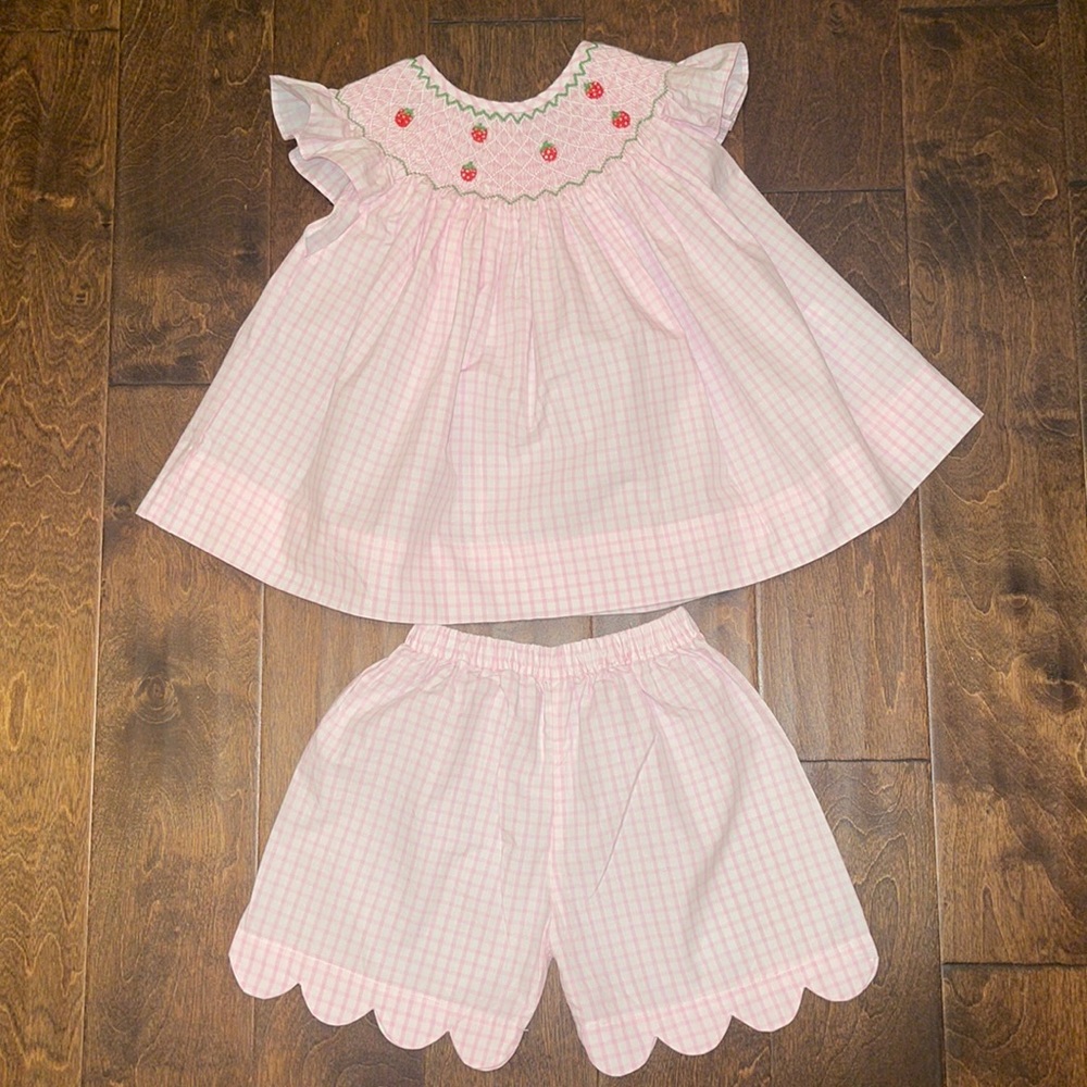 NWOT Cecil & Lou Pink Windowpane Smocked Strawberry Short Set - 6T - price firm